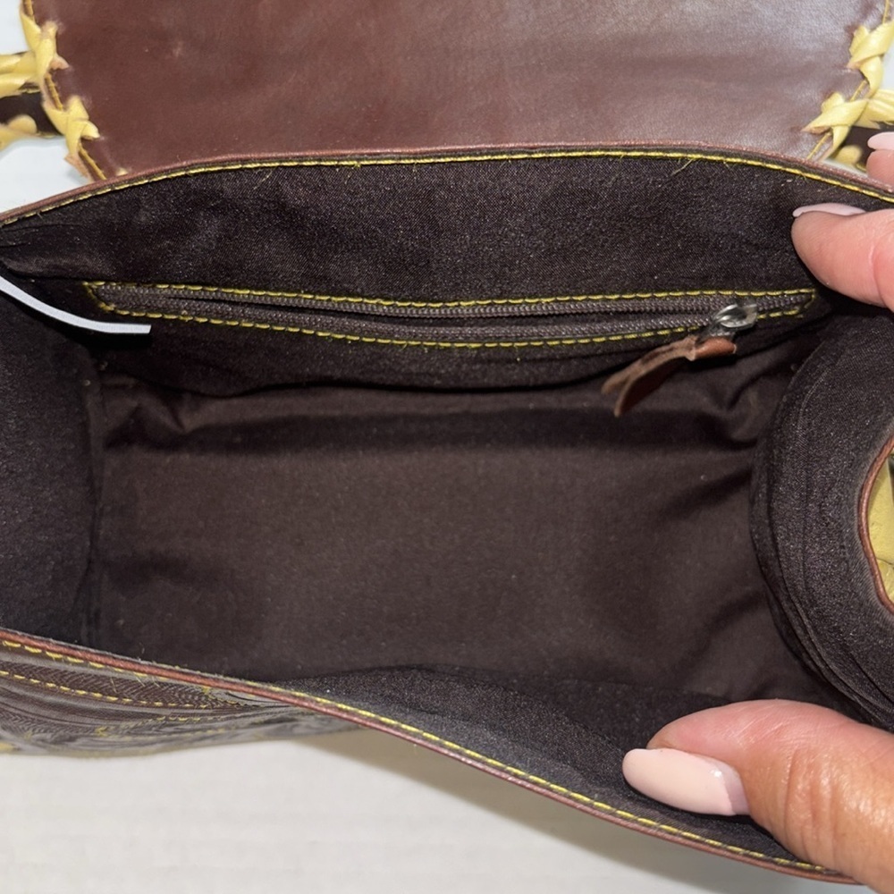 BROWN AND YELLOW LEATHER HAND BAG DETAILS ARE UNIQUE AND CHIC MADE IN PARAGUAY - Picture 8 of 13